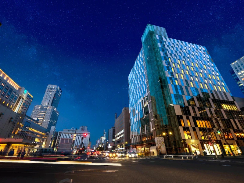 Hotel Gracery Sapporo is a modern and well-equipped 4-star hotel located in the heart of Sapporo, directly connected to JR Sapporo Station via underground walkways, making it ideal for both business and leisure travelers