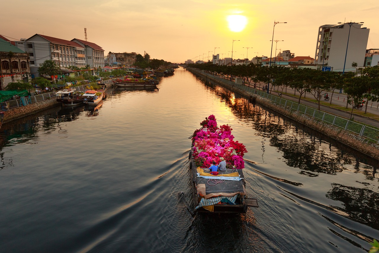Vietnam <p>[Seat-in-Coach] 4D3N Saigon + Cu Chi Tunnels + Mytho @ Mekong Delta Buy 3 Free 1</p> Tour Image