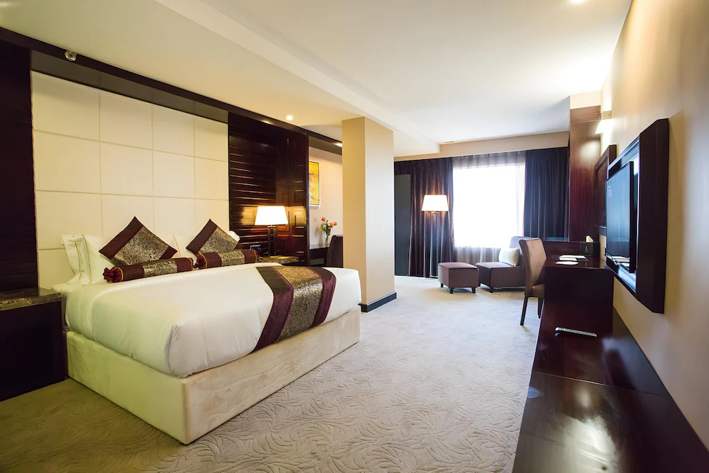 Hotel Royale Signature Image