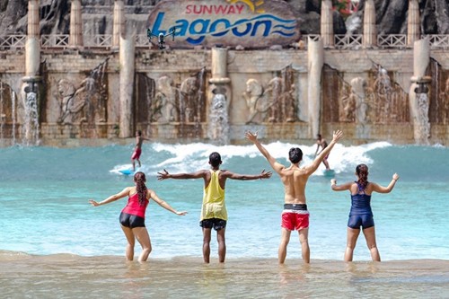 Sunway Lagoon Theme Park Image