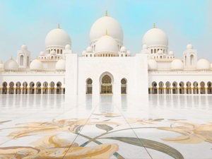 48 Hours in Abu Dhabi - What To Do on a Layover Image