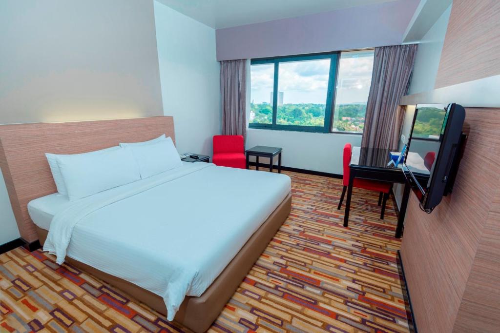 Harbour View Hotel Image